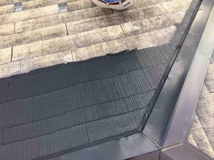 滋賀県蒲生郡屋根中塗り塗装工事